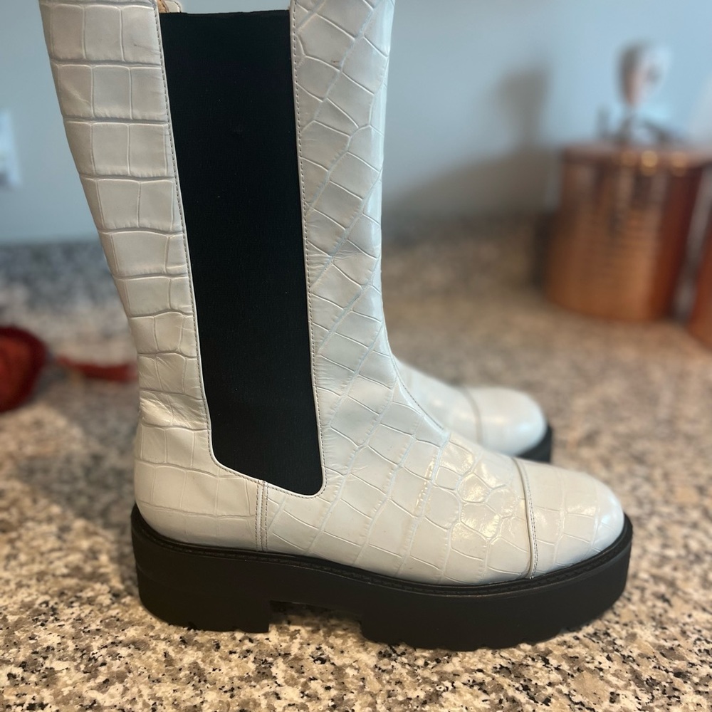 Stuart Weitzman Presley Uplift Bootie Light Gray